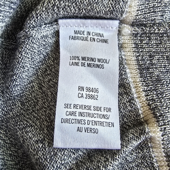 Theory Men's Gray Crewneck Sweater with Cream Trim - Picture 7 of 7